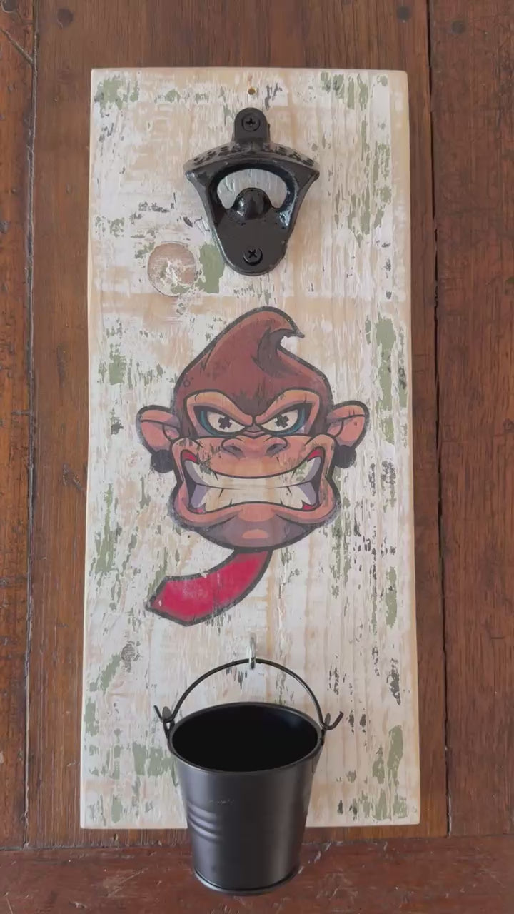 Décapsuleur mural artisanal en bois massif recyclé – Fabrication française